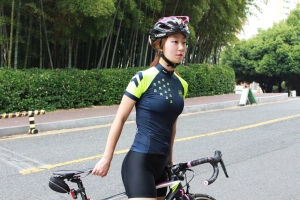 韓国人巨乳サイクリストのエロすぎるスパッツ